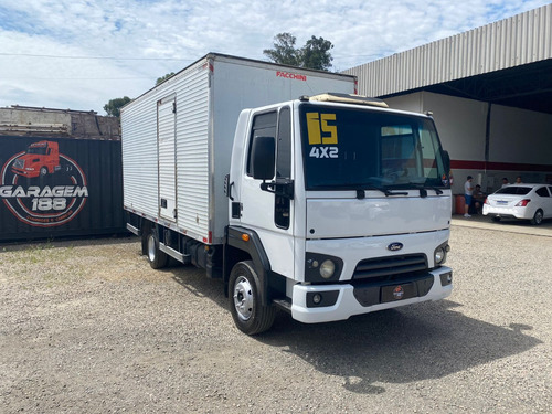 Ford Cargo 816 2015 3/4 Baú