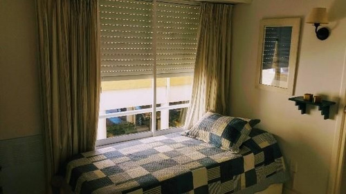 Apartamento En Venta De 2 Dormitorios En Playa Brava