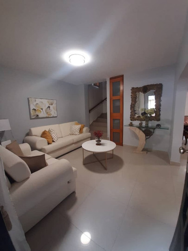 Se Vende Townhouse Naguanagua Remodelado Foth-327