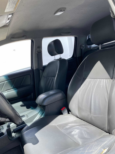 Imagen 11 de 14 de Toyota Hilux 2013 3.0 Cd Srv Cuero I 171cv 4x4 4at