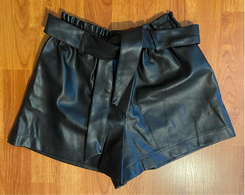 Shorts Para Dama Marca Subdued. Polipiel, Cuerina. Talla 36