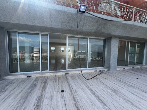 Vende Exclusivo Apartamento Con Terraza Y Vista Panorámica 360°, Urb. Colinas De Bello Monte, (sector Valle Arriba). Calle Cerrada Con Vigilancia, Edificio Boutique De Solo 3 Apartamentos, Privacidad.