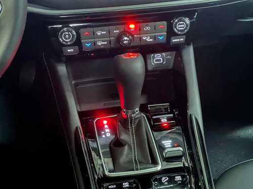 Jeep Commander 2.0 HURRICANE 4 TURBO GASOLINA BLACKHAWK AT9