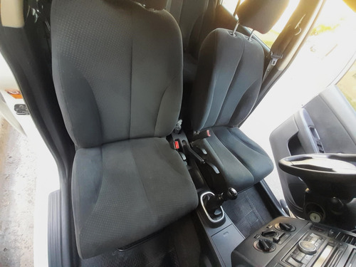 Nissan Tiida 1.8 Visia 5 p