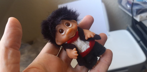 1985 Dam Baby Troll Black Hair Tux 9 Cms (Usado)
