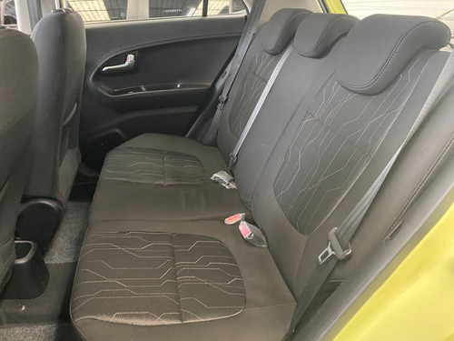 Imagem 2 de 9 de Kia Motors Picanto 2013 Flex