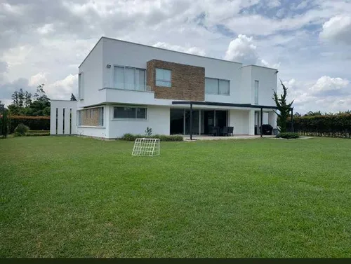 Casa En Venta En Llanogrande. Cod V12709
