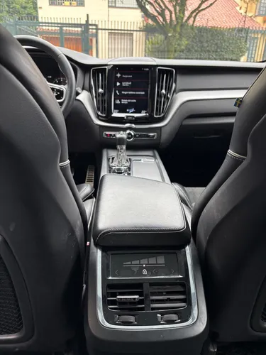 Volvo XC60 2.0 T6 R-design