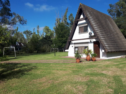 Imagen 17 de 18 de Casa Quinta En Barrio Los Bosquecitos!!!