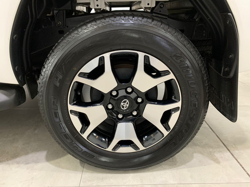 Imagem 11 de 19 de Toyota Hilux 2.8 Tdi Srx Cab Dupla 4x4 Aut (4 Pneus Novos)