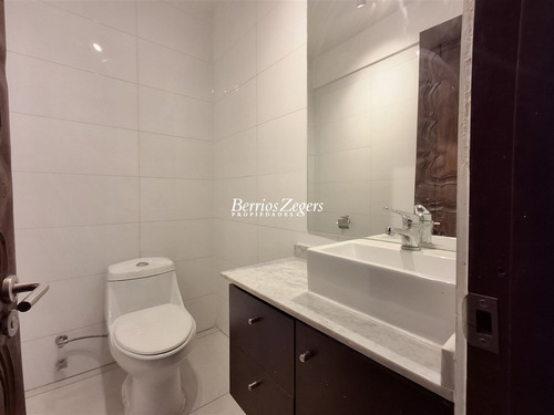 Casa En Venta De 4 Dorm. En Lo Barnechea Arrayan Rio