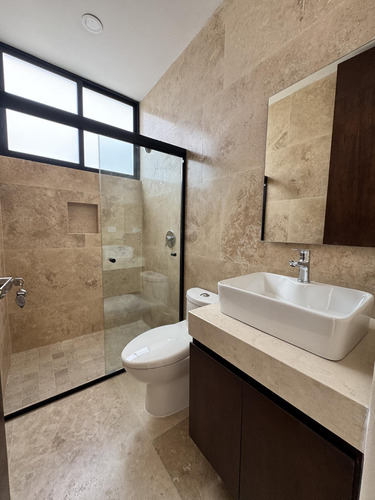 Casa En Venta Merida, Komchen En Privada, Entrega Inmediata.