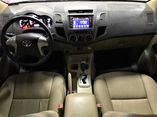 Imagem 7 de 13 de Toyota Hilux Sw4 4x2sr