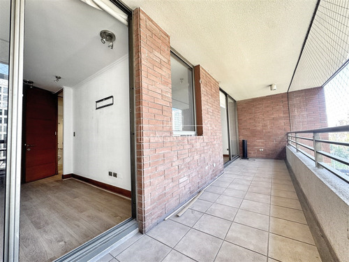 Departamento En Arriendo De 2 Dorm. En Las Condes
