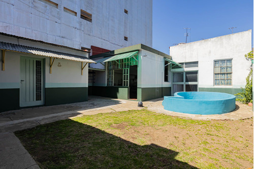 Casa Con Taller-pileta En Venta 5 Amb. La Tablada