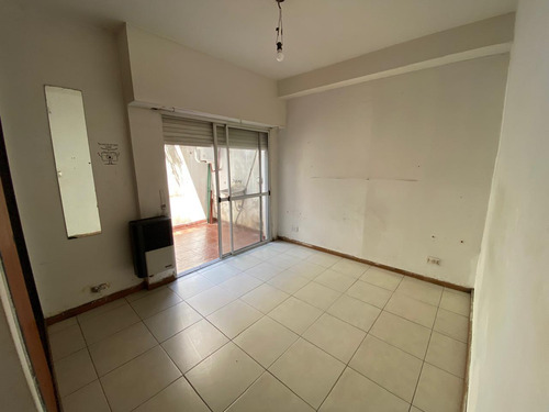 Venta - Ph En Barracas - Apto Credito - Permuta - Dos Ambientes - Sin Expensas - Patio