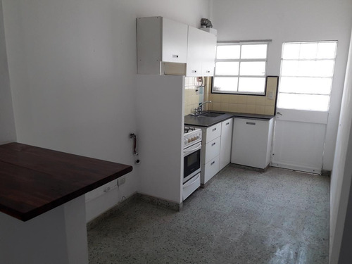 Imagen 3 de 22 de Venta Casa 3 Ambientes Con Departamento 2 Amb Independiente - Bernal - Ideal 2 Familias
