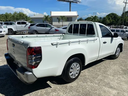 Disponible Para La Venta Mitsubishi L200 2024