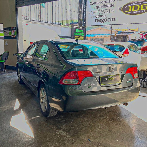 Imagem 8 de 13 de Honda Civic