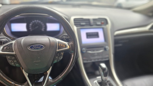 Ford Fusion 2.0T SE Luxury