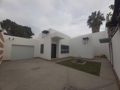 Imagen 2 de 12 de Casa Sola En Renta Adición Campestre