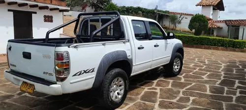 Mazda Bt-50 Turbo Diesel 2.5cc Doblecabina 4x4 Mt Aa