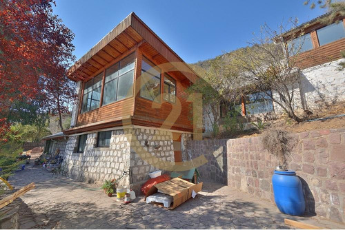 Casa El Arrayan Vista Lo Barnechea. Descuento 45%.