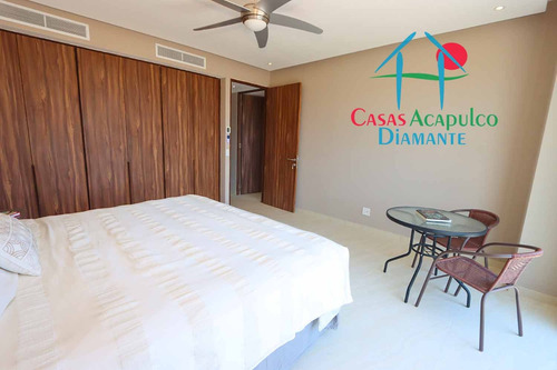 Cad La Isla Emerald J5. De Playa. Terraza Frontal Con Vista A Los Jardines Y Albercas