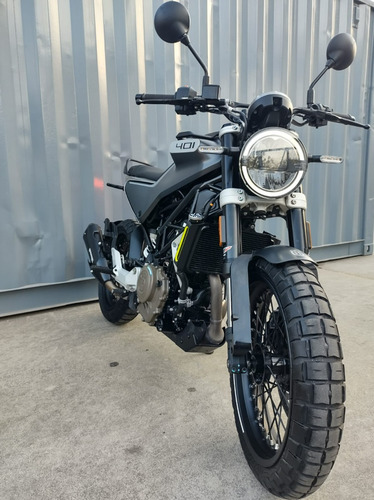 Husqvarna Svartpilen 401 Usada Seleccionada - Evaluo Permuta
