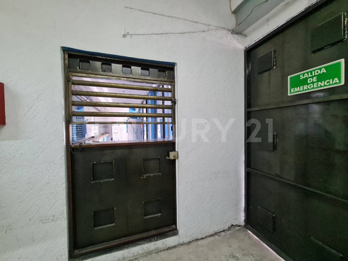 Local Comercial Con Oficinas Y Bodega En Colonia Chulavista Puebla