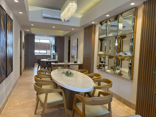 Departamento En Venta En Privada De 3 Habitación En Edificio