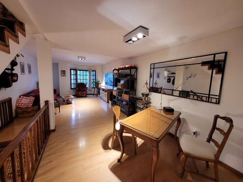 Imagen 2 de 21 de Triplex De Categoria Con Cochera En Venta, Boedo!