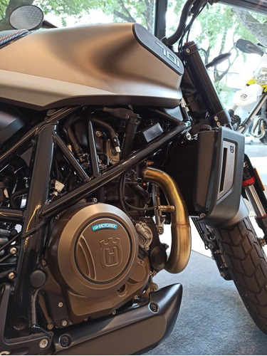 Imagen 13 de 21 de Husqvarna Svartpilen 701 Concesionario Oficial Palermo Bikes