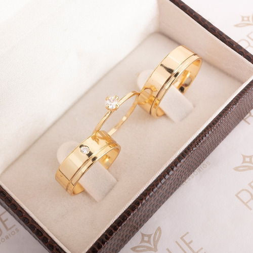 Imagem 6 de 10 de Par De Alianças Banhada A Ouro 18k 6mm Com Lateral Friso