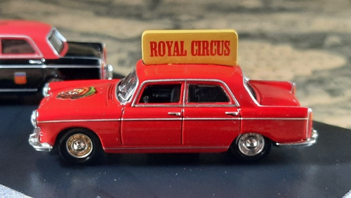Circus Universal Hobbies 1:87 Set Peugeot 404 Taxi París Circus Universal Hobbies 1:87 Set Peugeot 404 Taxi París