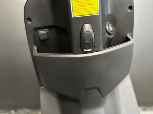 Imagen 14 de 19 de Scooter Sunra R-bot Doble Litio 2023