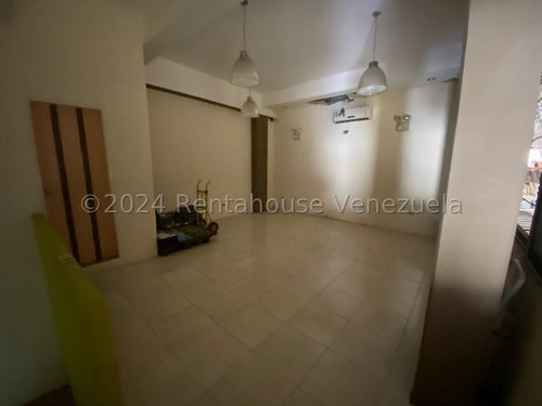 Local En Alquiler Quinta Crespo Mls 25-2401