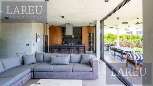 Casa En Venta En Ayres Plaza