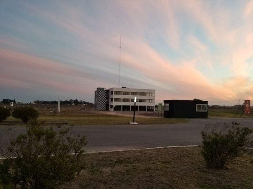 Imagen 6 de 17 de Office Center - Oficinas 60 M2 En Canning, Sobre Ruta 58