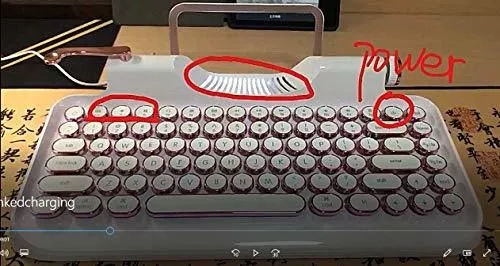 ZYQM Retro Typewriter Teclado mecánico inalámbrico y con cable con soporte  para tableta, conexión Bluetooth, teclas artísticas de puntos (blanco)