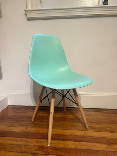 Silla Eames Verde Claro. Usada, En Excelente Estado!