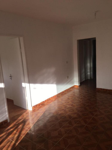 Imagem 4 de 17 de Ótima Casa 1ºandar Tipo Apto, 2 Quartos Sociais, Não Tem Garagem, Areias Perto De Tudo - Cs9852l