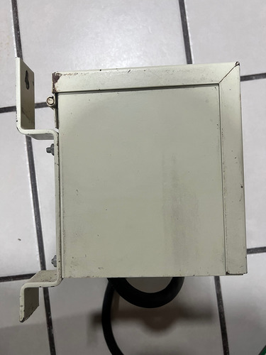 Corrector De Voltaje Isb Sola Basic (Usado)