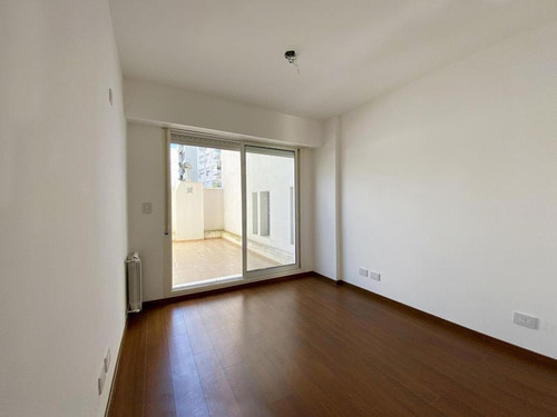 1 Dorm. Más Comodín - Zona Río - Calidad Premium - Patio