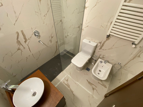 Departamento De Tres Dormitorios En Venta, City Bell