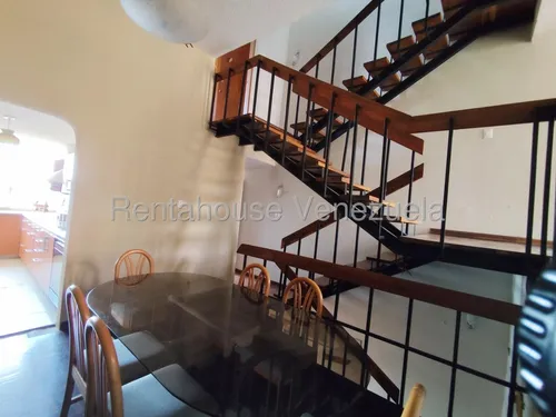 Excelente Townhouse En Venta El Hatillo #25-17948
