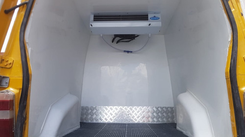 Imagem 1 de 11 de Fiat Fiorino 1.3 Flex 2011 Amarela Refrigerada Novo