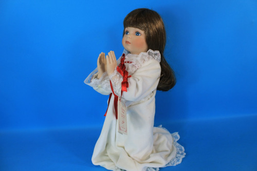 A Christmas Prayer Heritage Dolls Hamillton Collection 1991