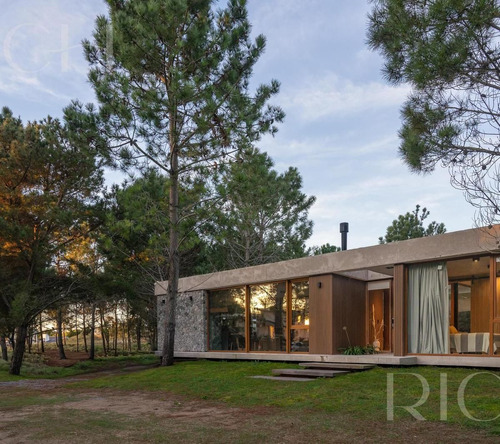 Casa En Venta Costa Esmeralda Con Pileta