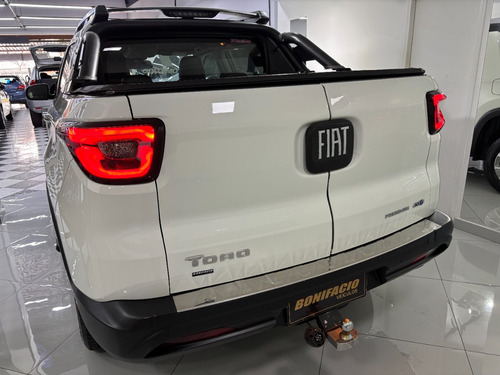 Fiat Toro 1.8 16v Freedom Flex 4x2 Aut. 4p